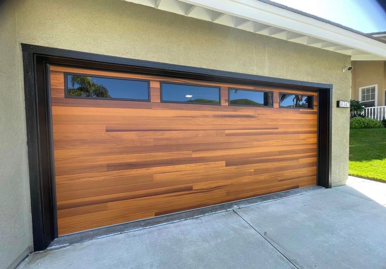 Modern garage door in Broward County